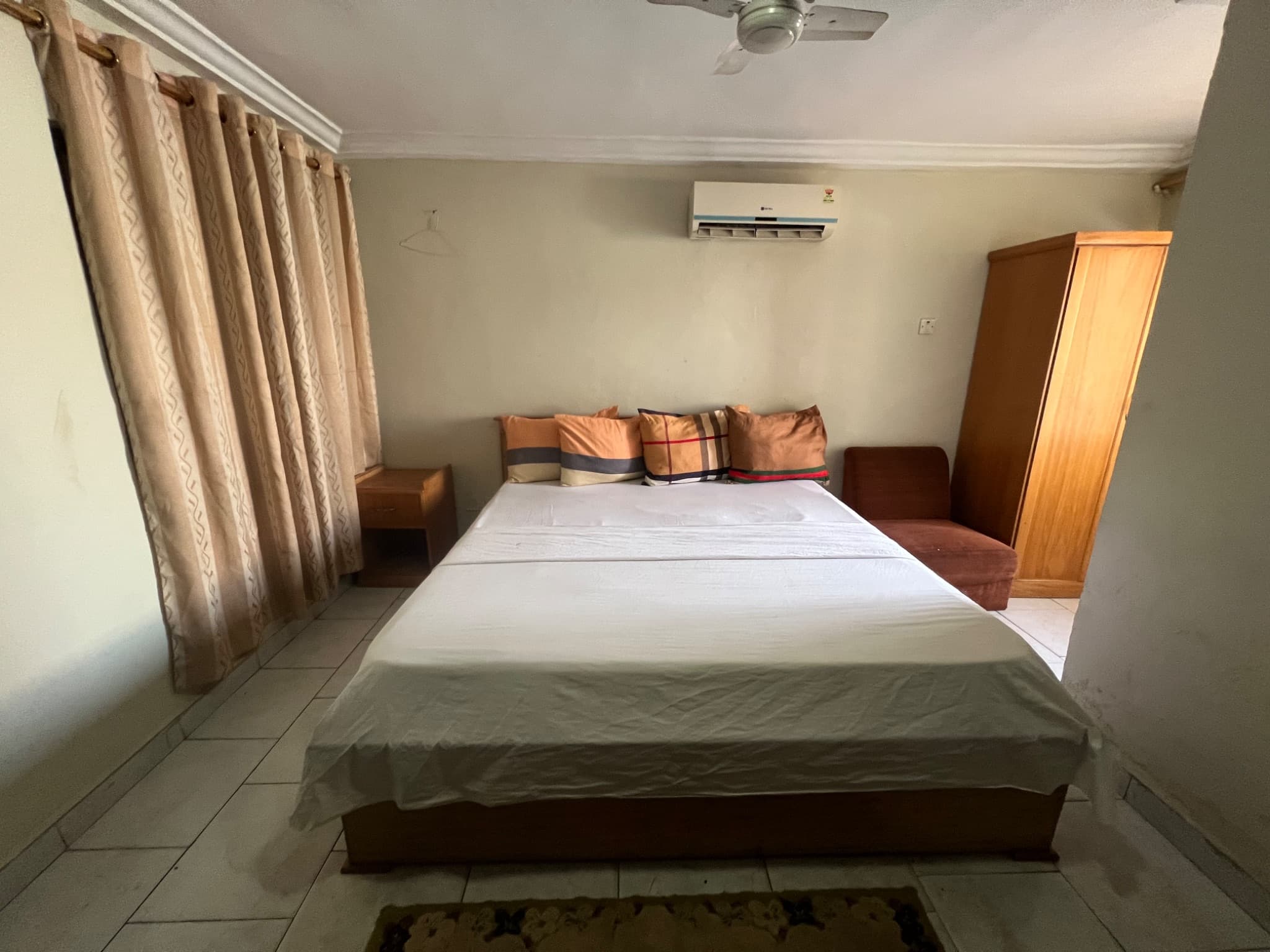 Spacious Standard  Suite – Life Hotel, Ahwiaa, Kumasi photo 2