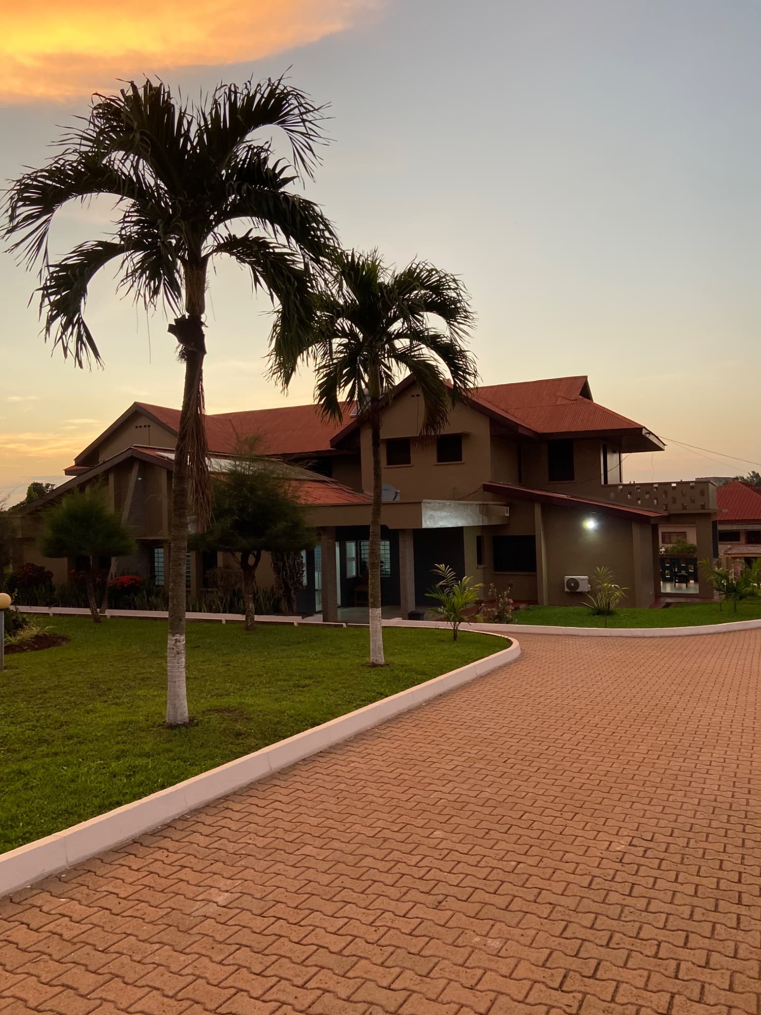 Blissfully Mini Suite  - Le Domaine Apartments at Odeneho-Kwadaso 