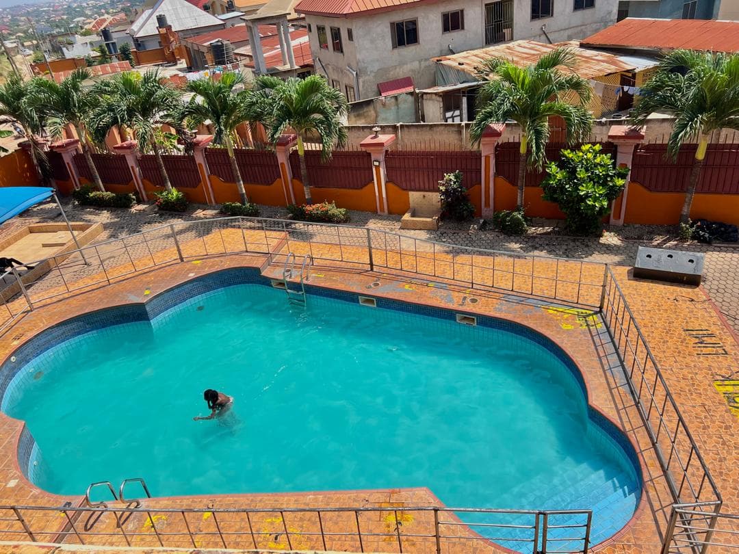 Spacious Standard Suite – Life Hotel, Ahwiaa, Kumasi photo 3