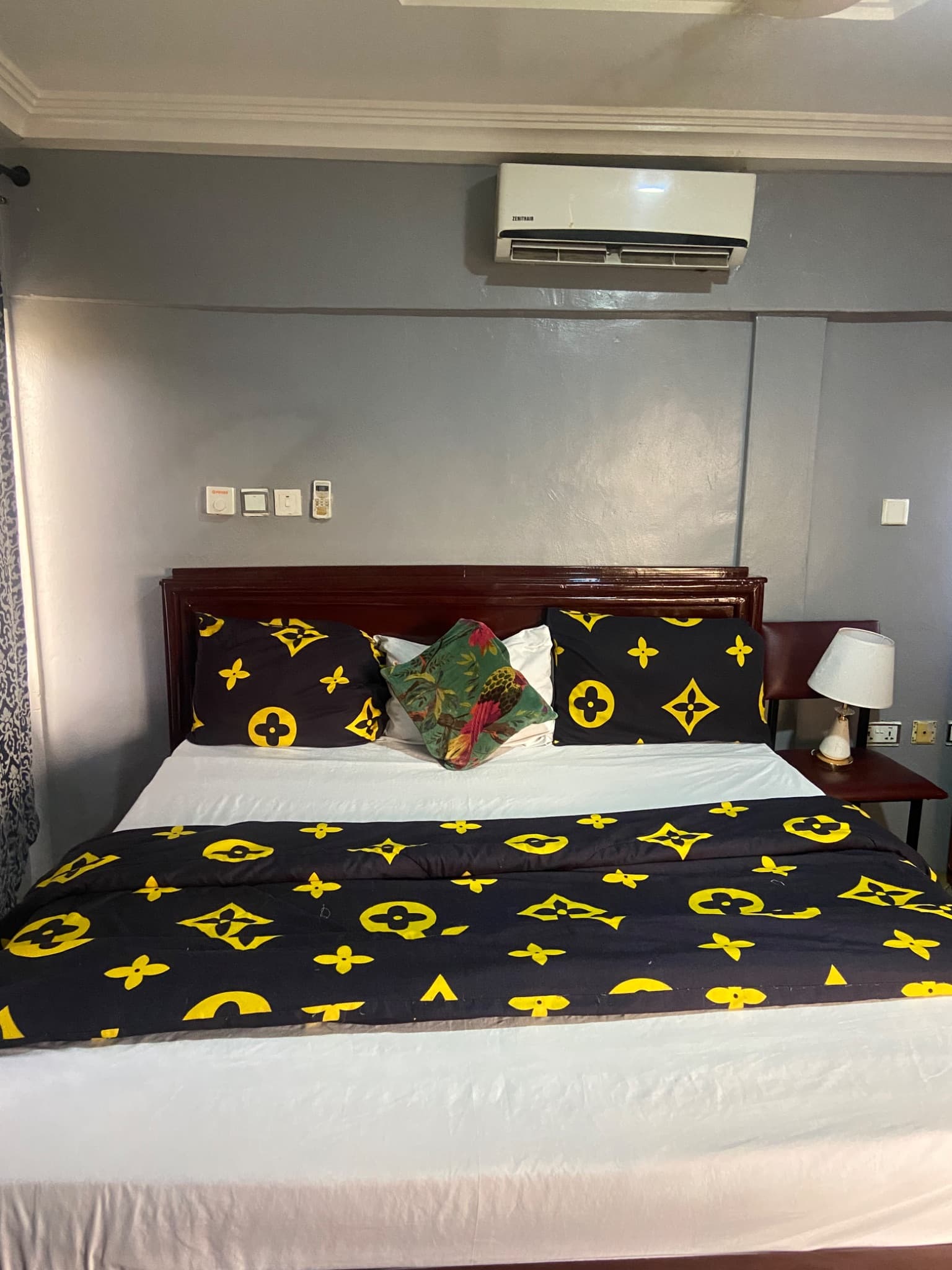 Airy Standard Suite - De franks Hotel at Ahwiaa photo 2