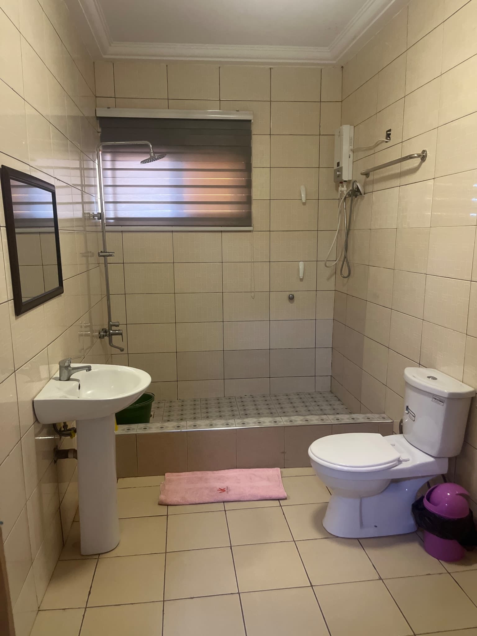 Plush Haven suite photo 4